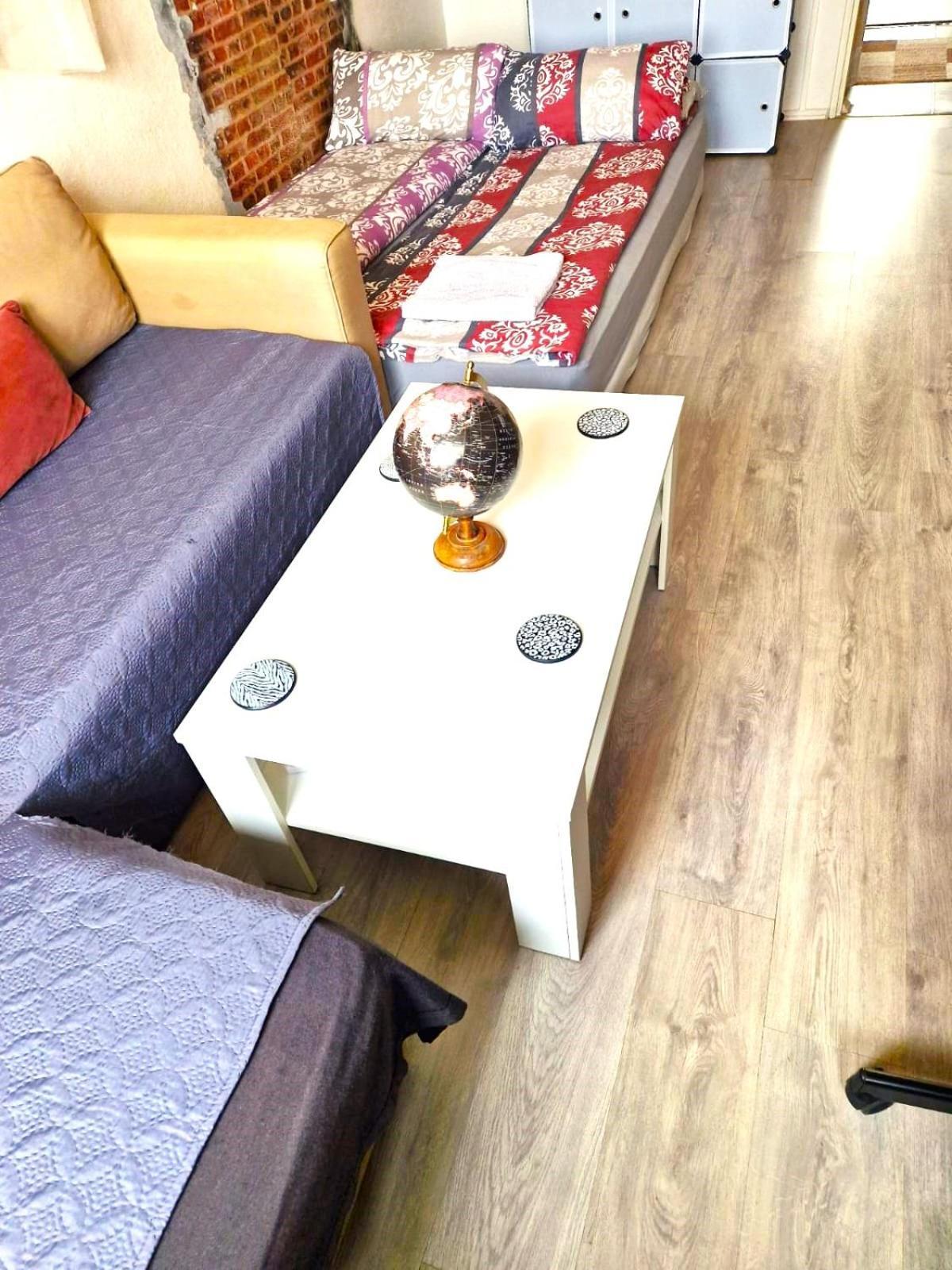 Cozy Trendy Spacious In Area 12 Min. Near To The Center Alexanderplatz Berlin