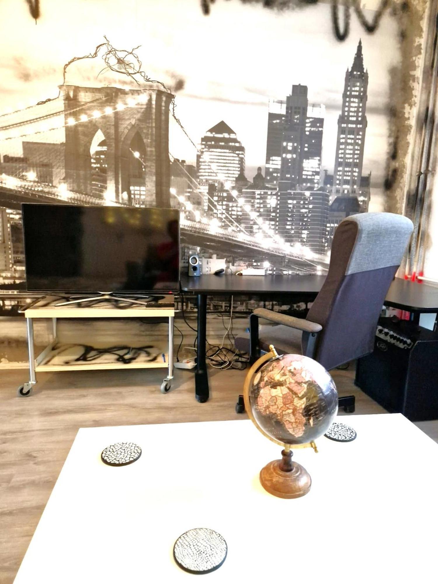 Cozy Trendy Spacious In Area 12 Min. Near To The Center Alexanderplatz Berlin